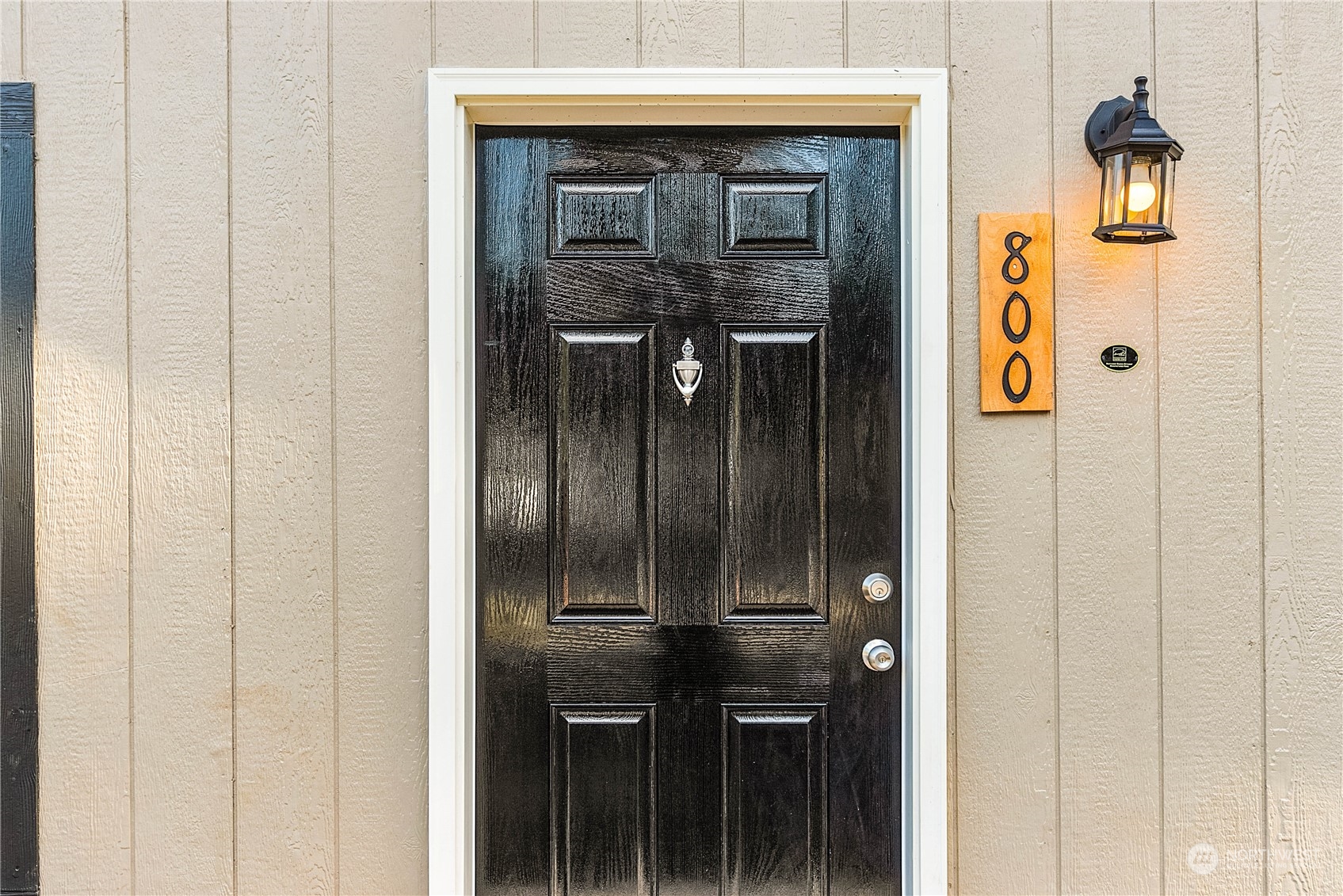 800 E Lakeshore Drive W