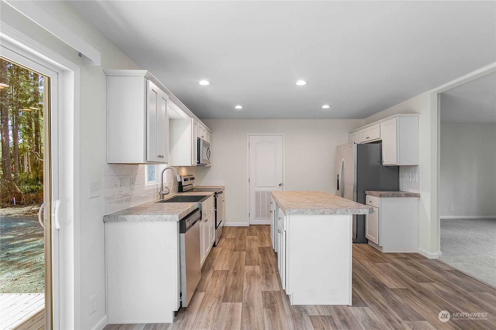 800 E Lakeshore Drive W