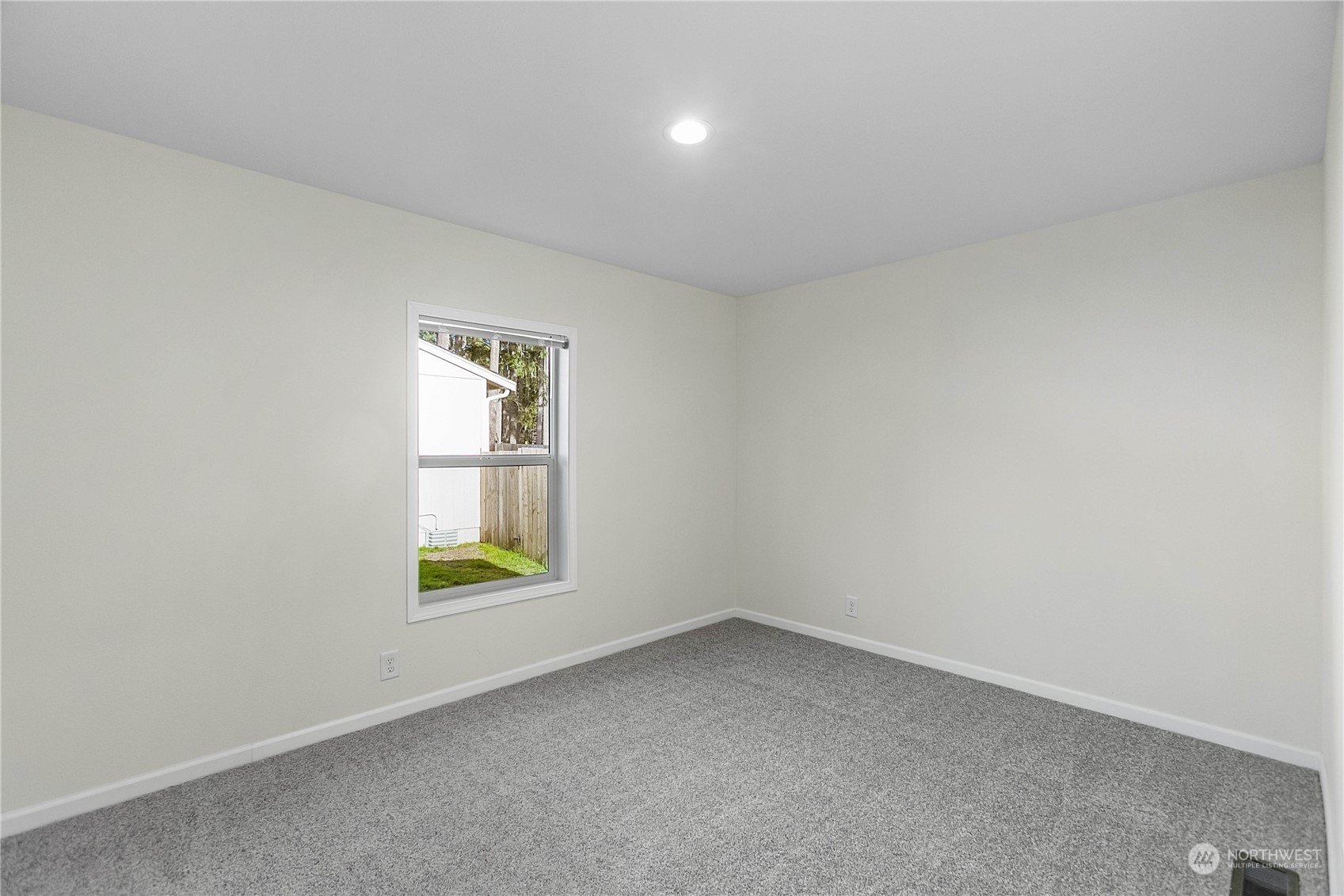 800 E Lakeshore Drive W