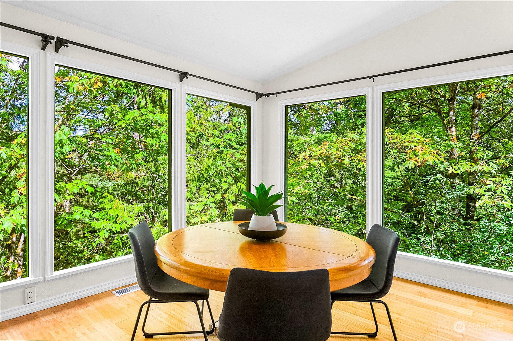 6613 SE 160th Street