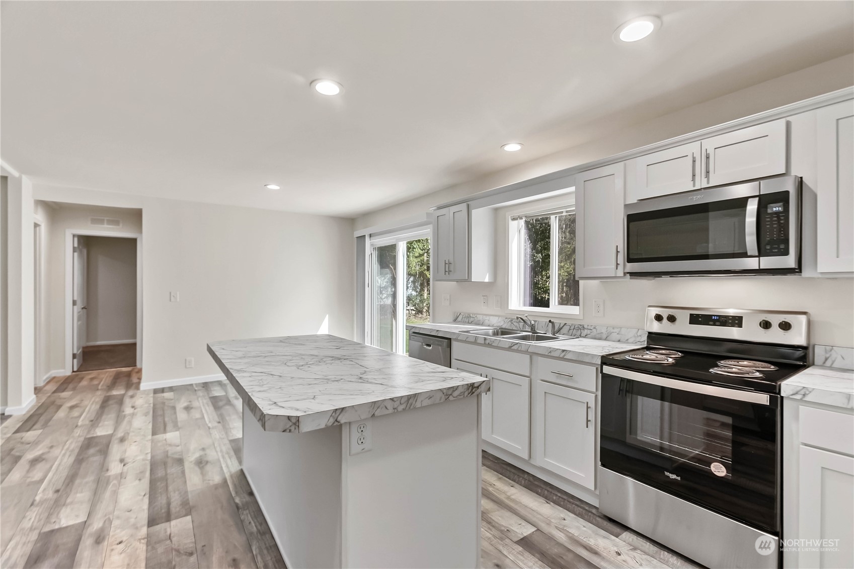 600 E Lakeshore Drive E