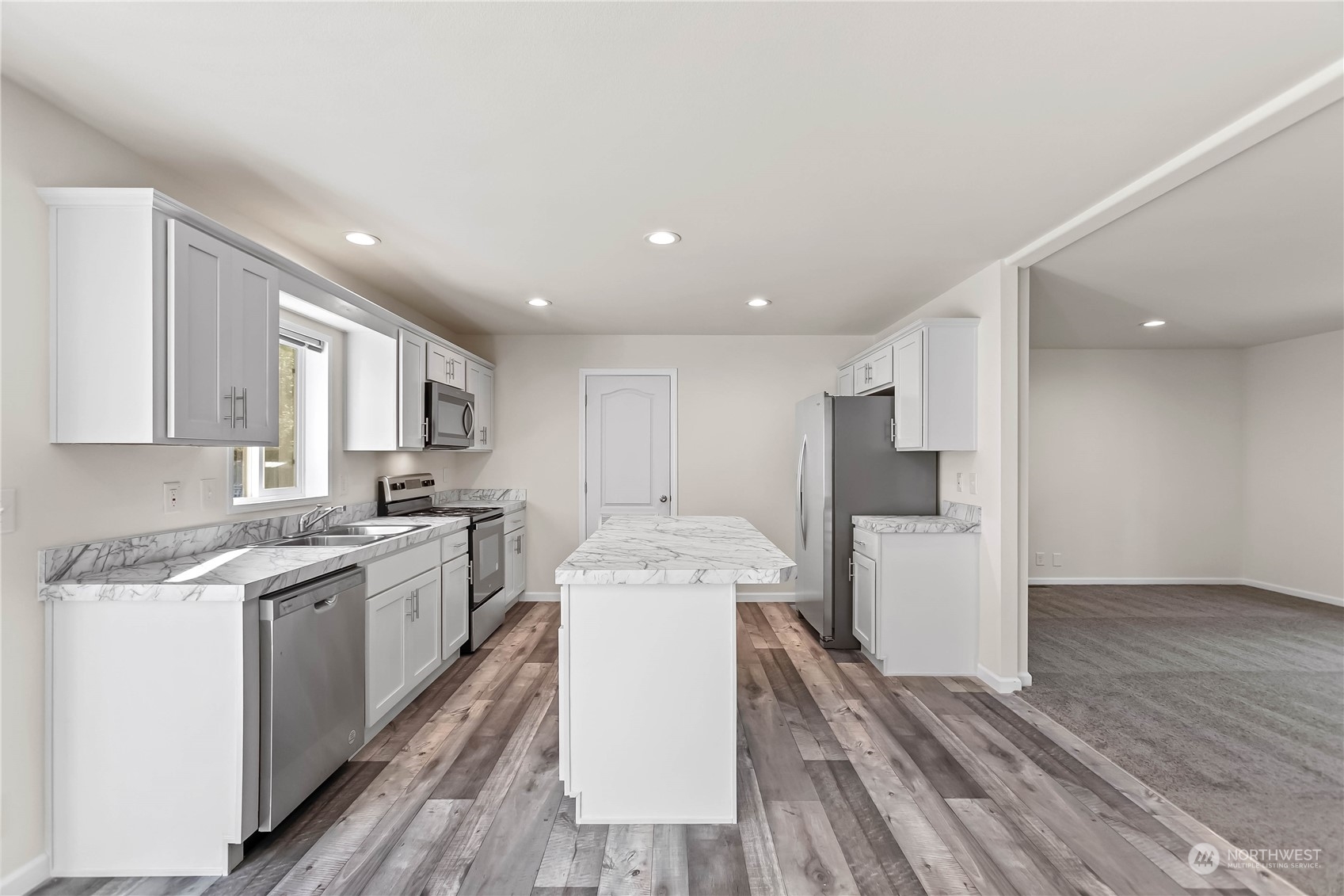 600 E Lakeshore Drive E