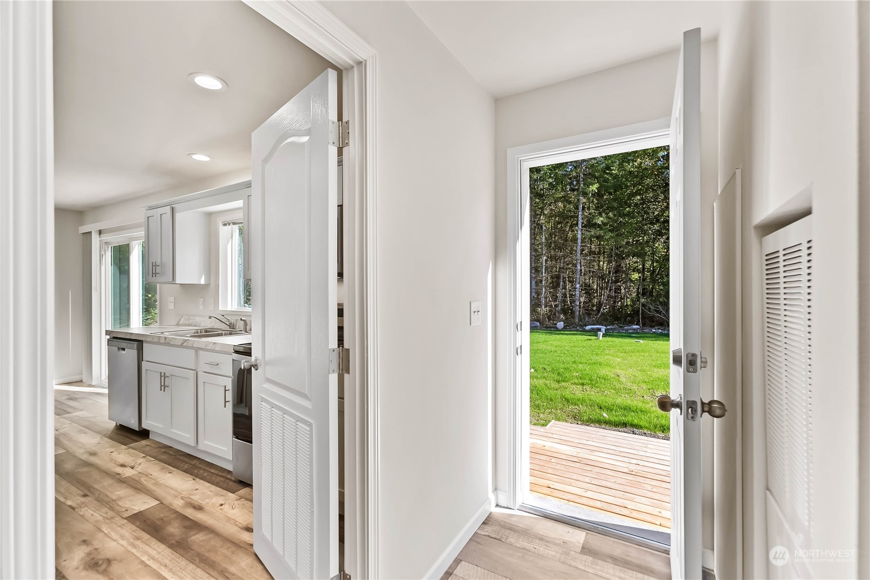 600 E Lakeshore Drive E