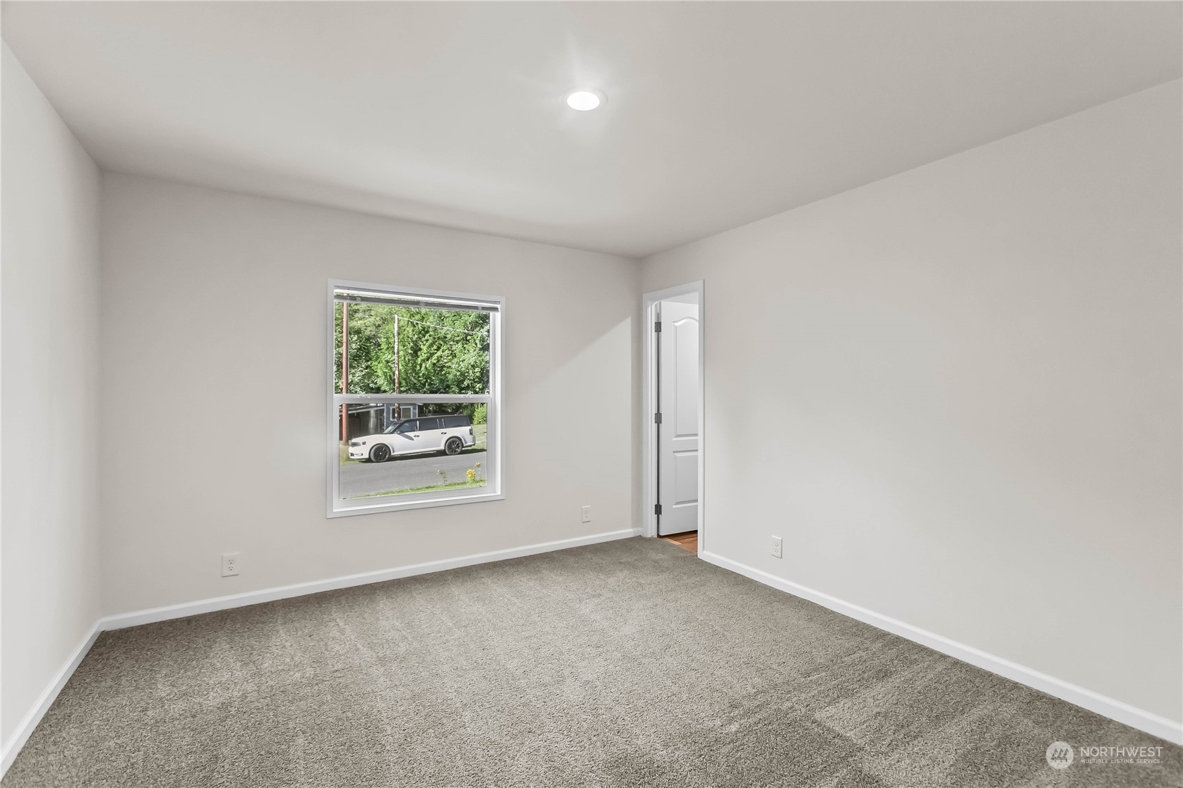 600 E Lakeshore Drive E