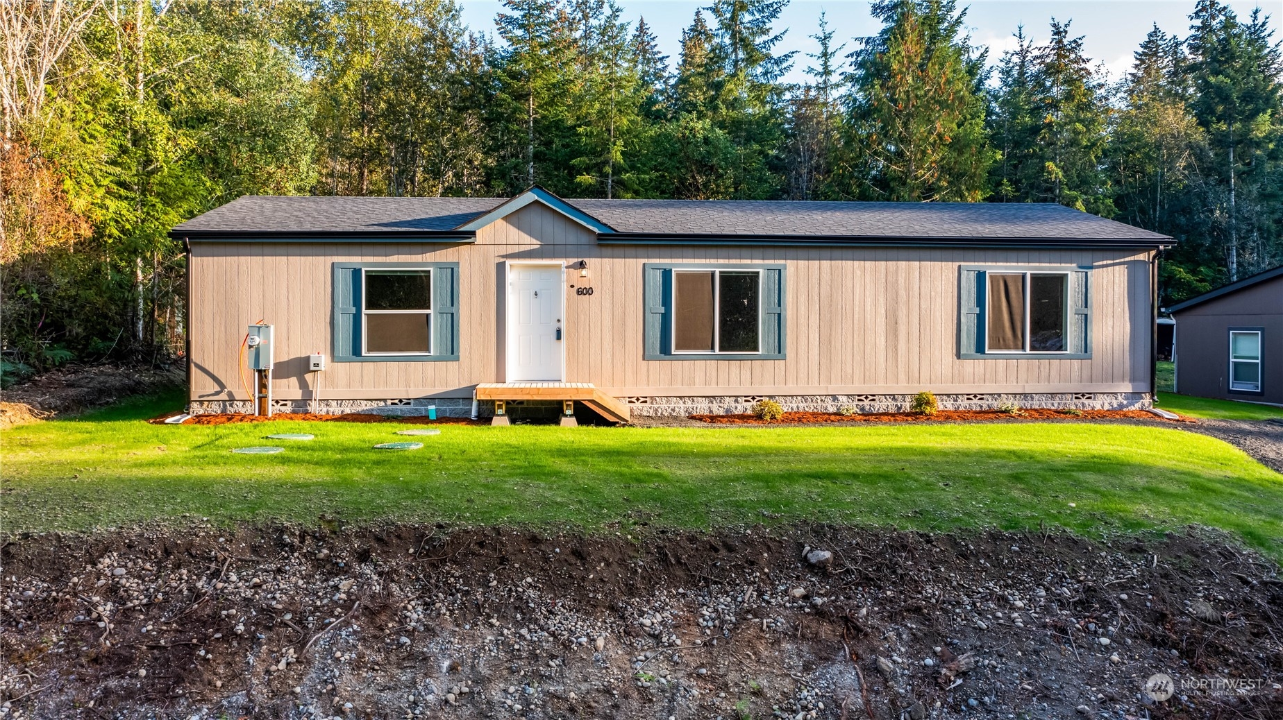 600 E Lakeshore Drive E