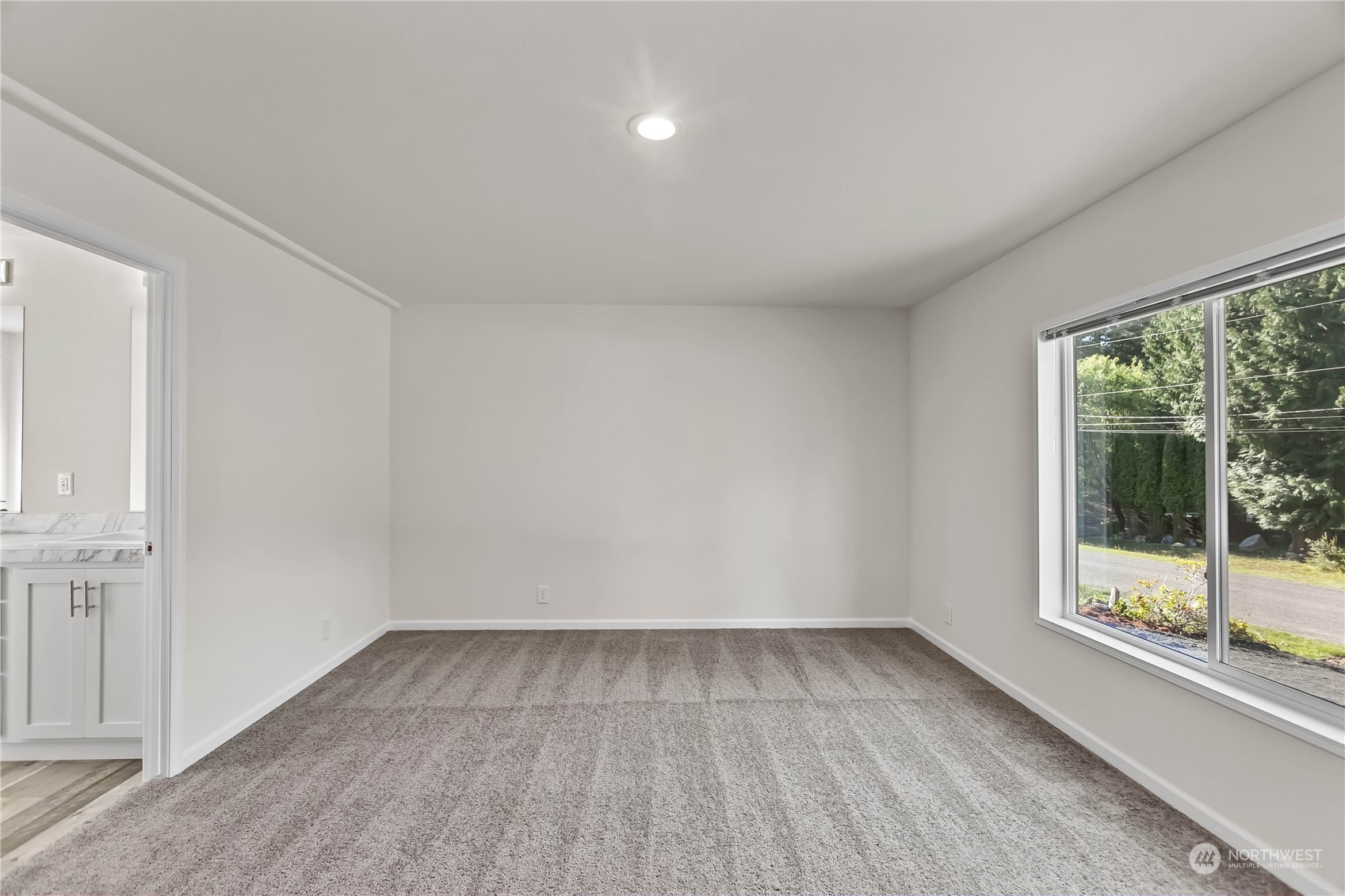 600 E Lakeshore Drive E