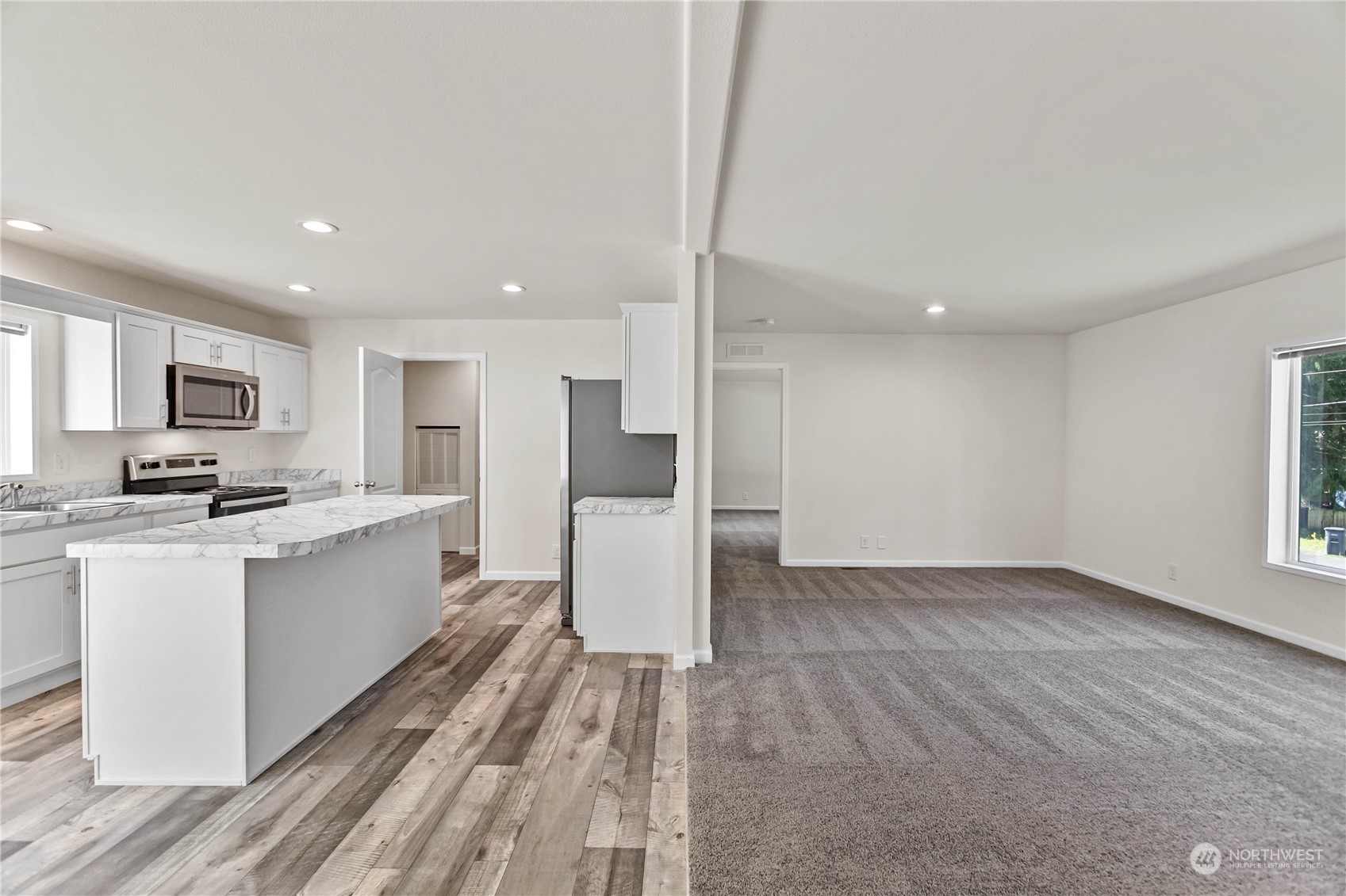 600 E Lakeshore Drive E