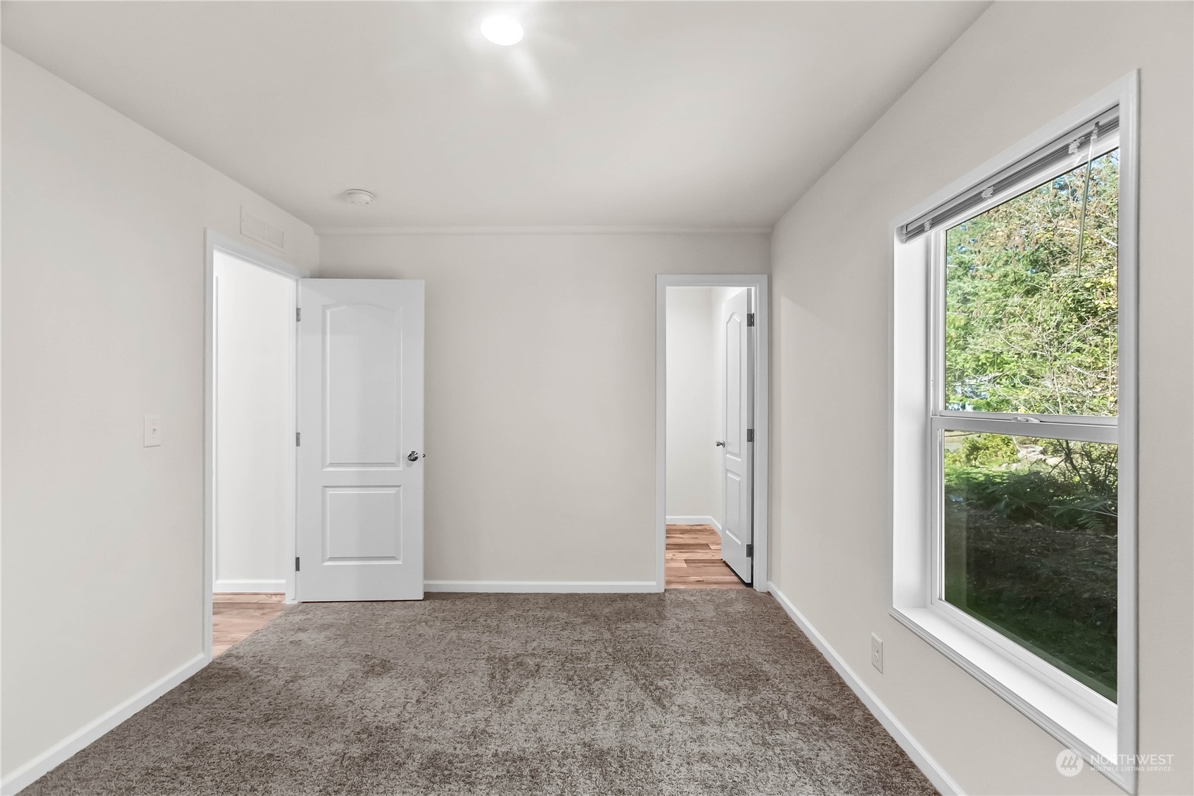 600 E Lakeshore Drive E