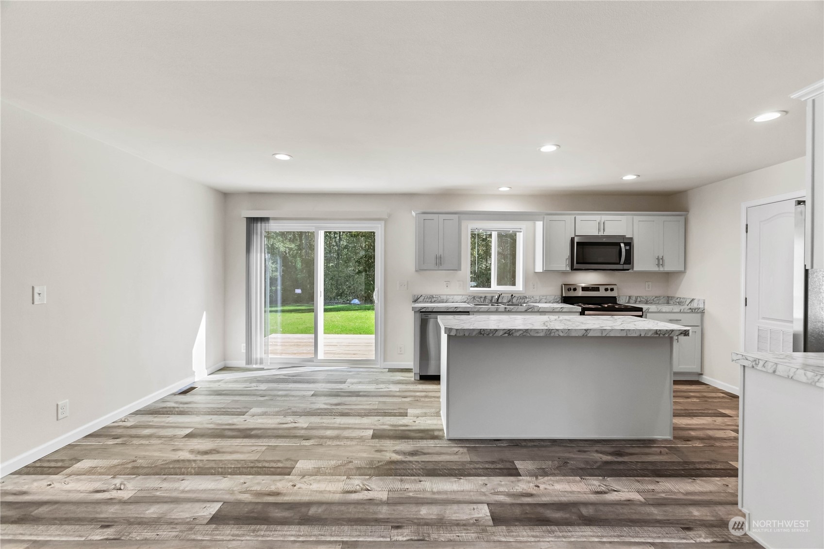 600 E Lakeshore Drive E