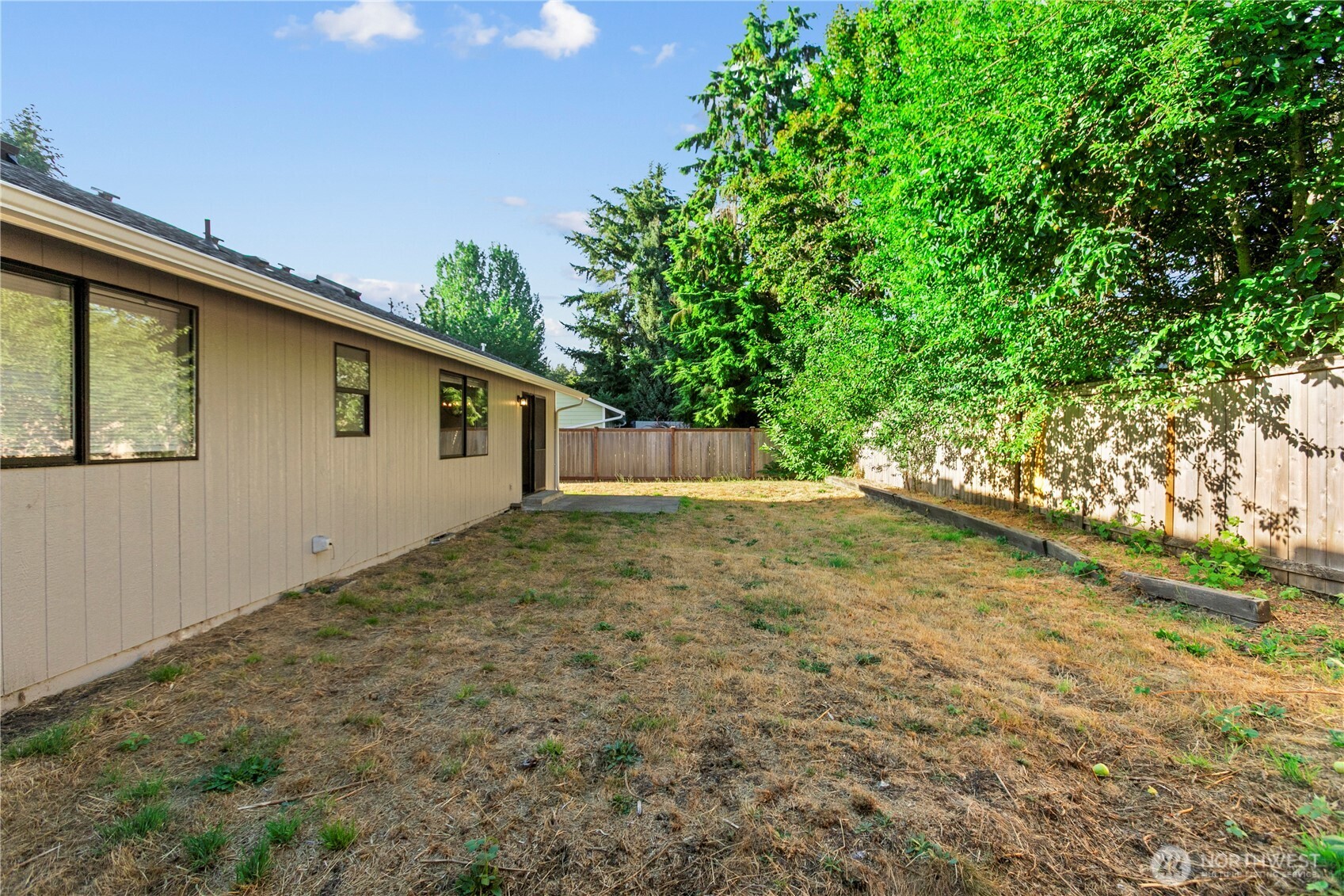 3832 Blue Finch Court SE