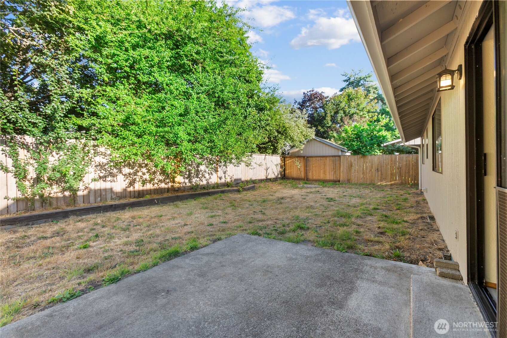 3832 Blue Finch Court SE