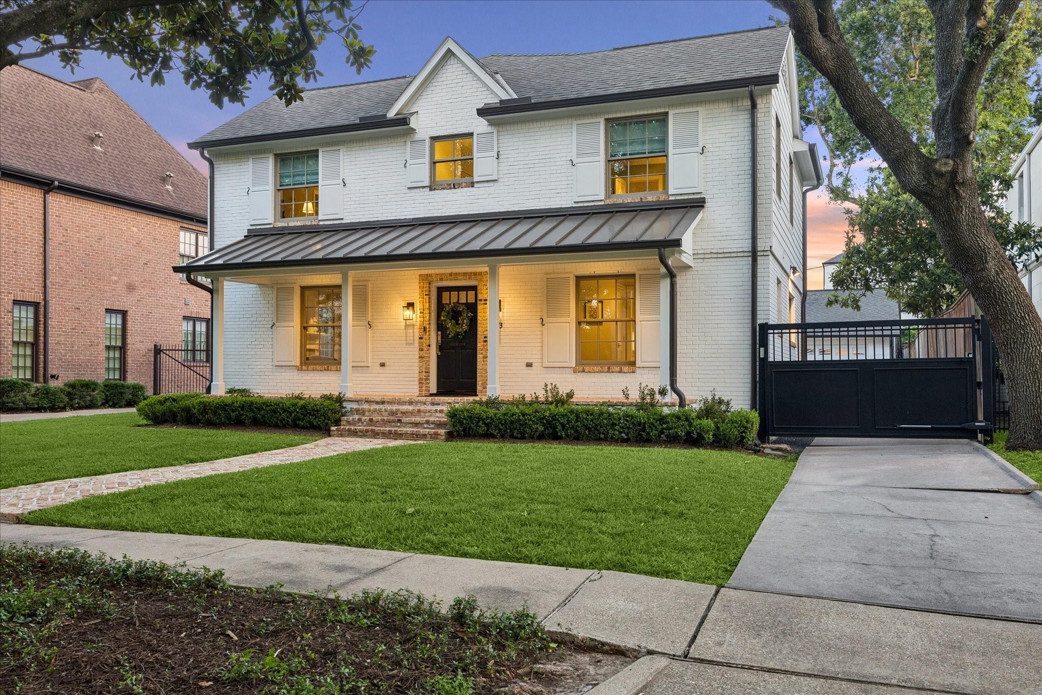 3773 Sunset Boulevard