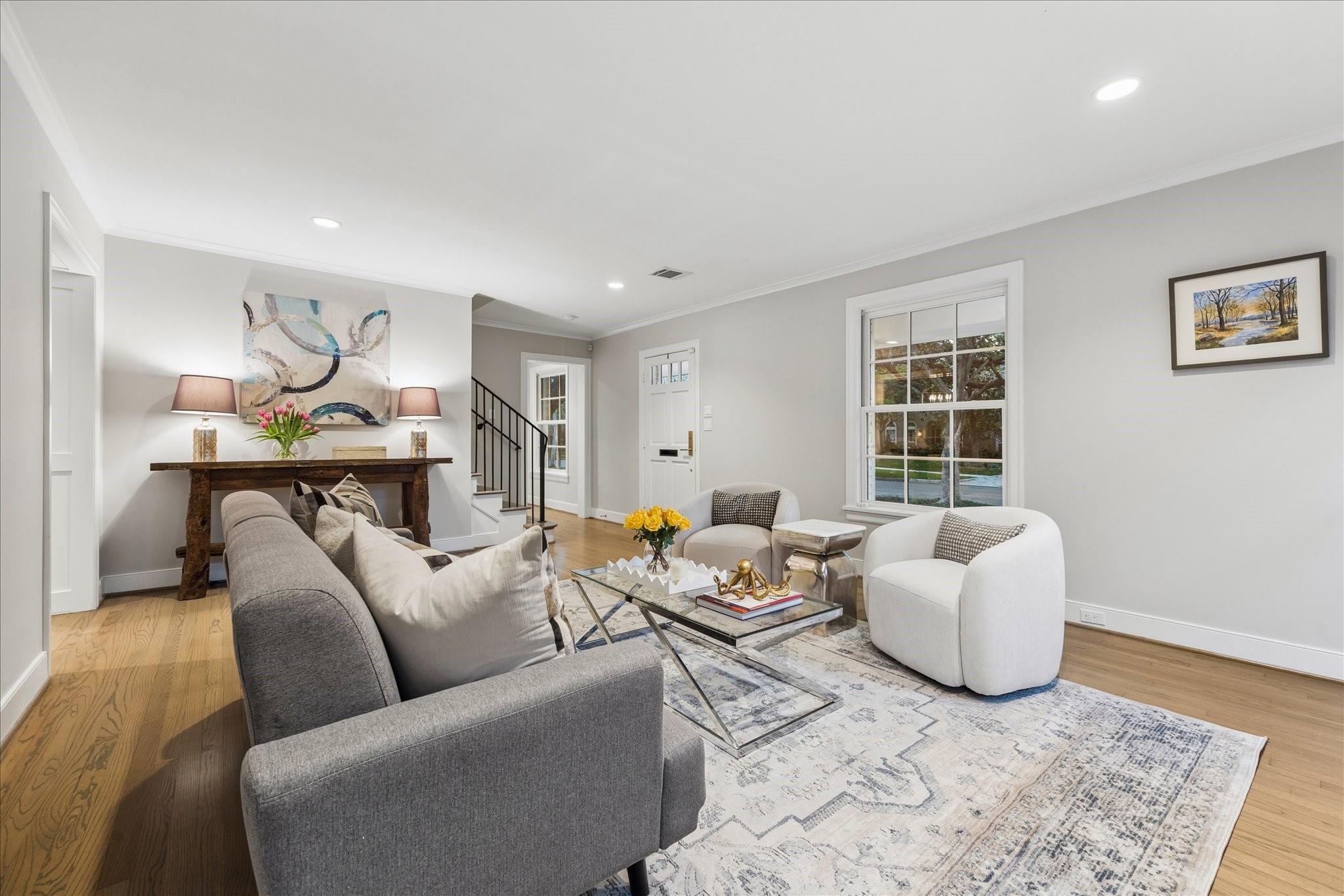 3773 Sunset Boulevard