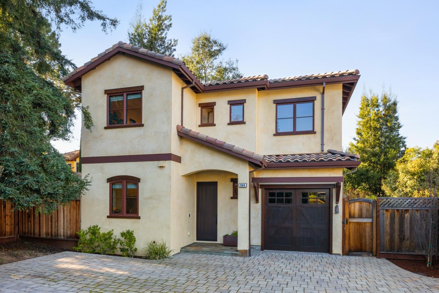 968 Menlo AVE