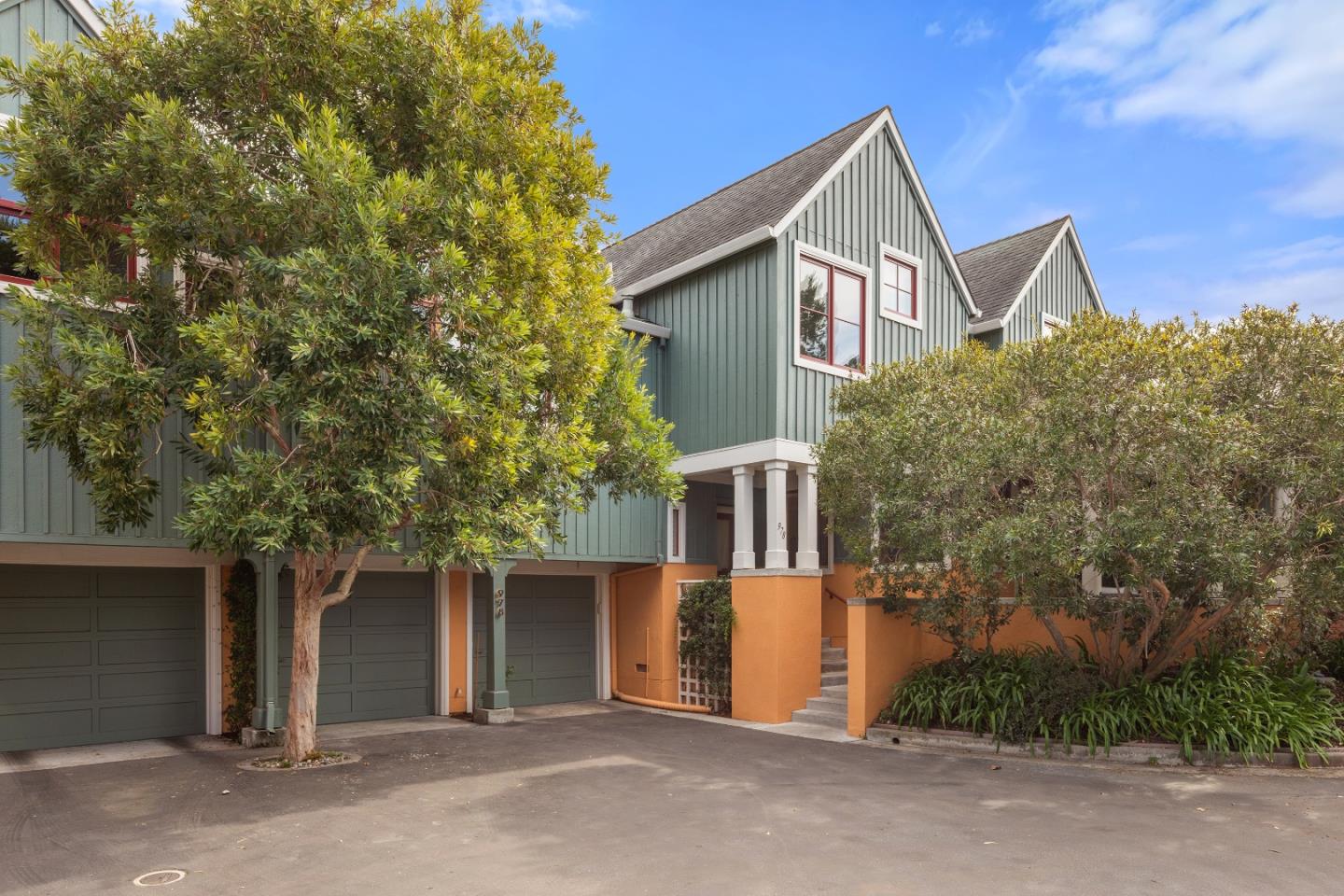 978 Menlo AVE 2