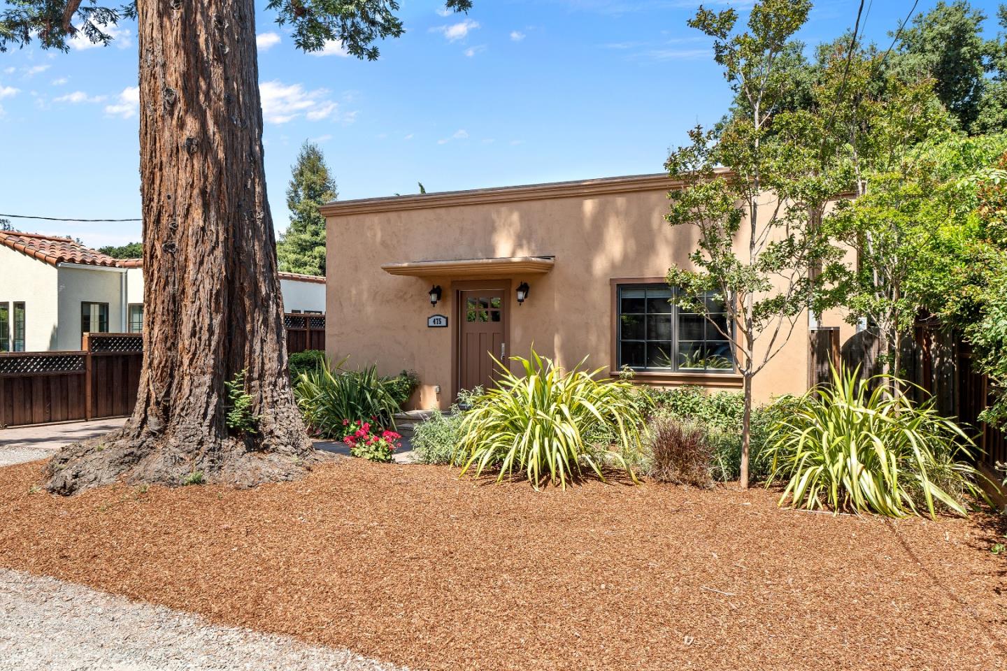475 8th AVE