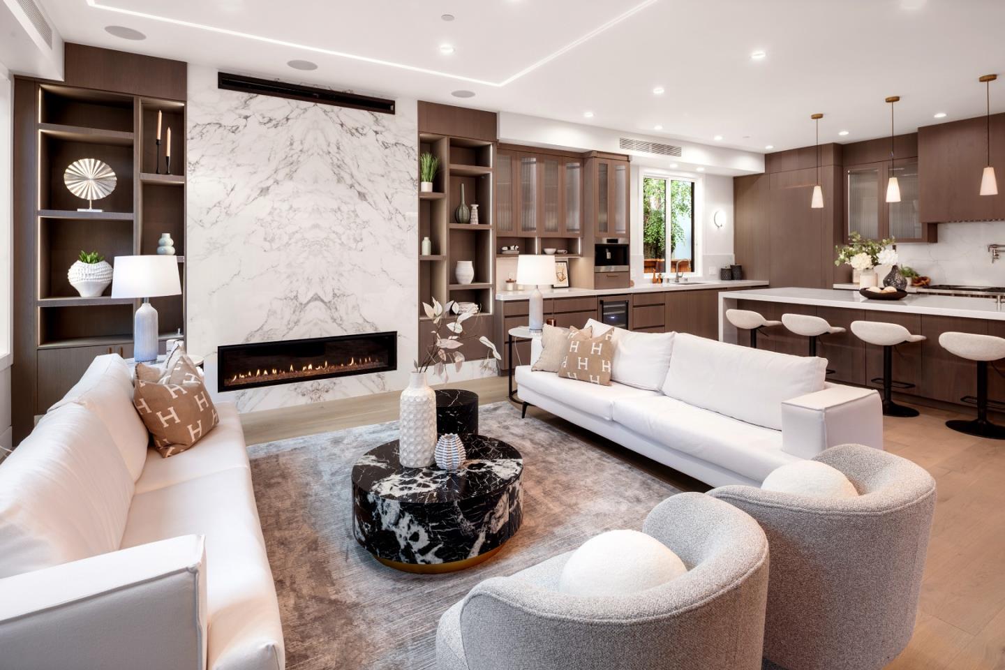 1080 Creek DR