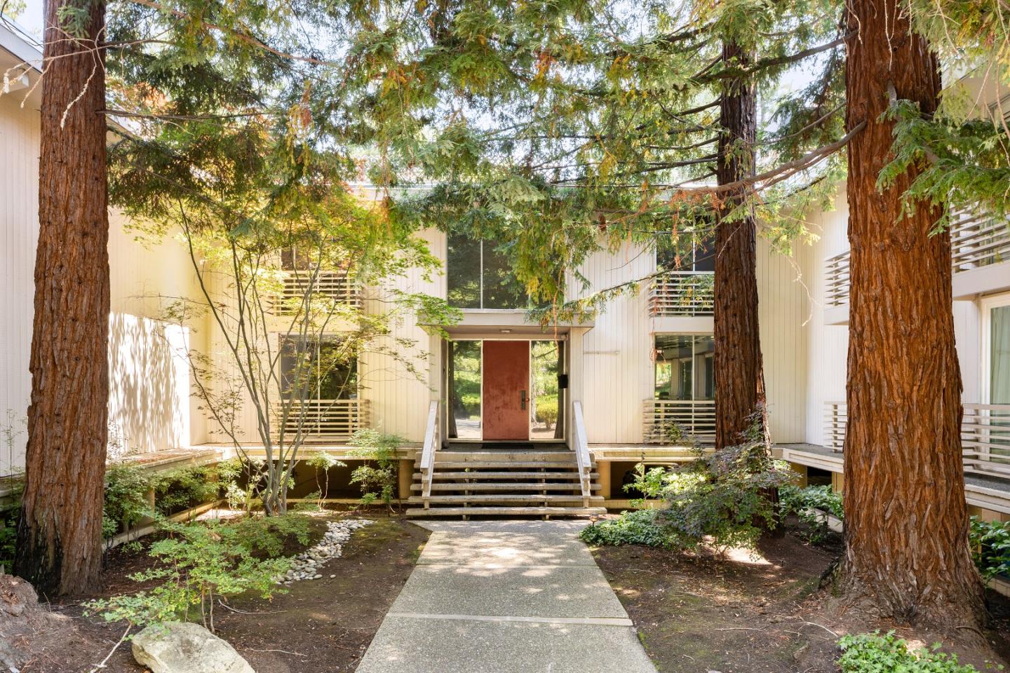 1100 Sharon Park Drive