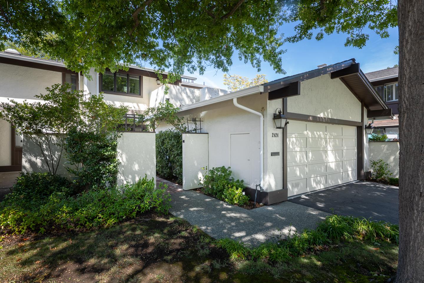 2424 Sharon Oaks Drive