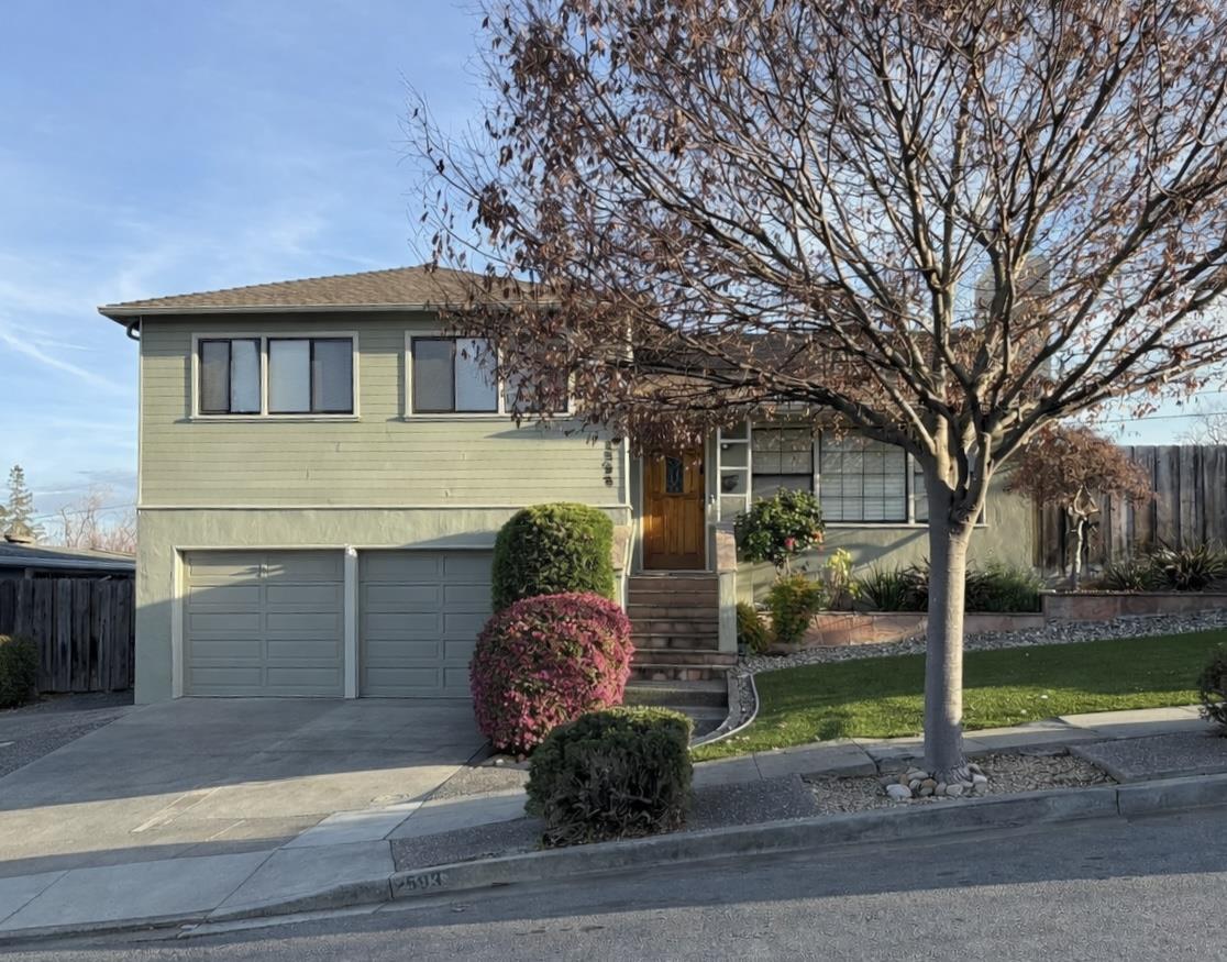 2593 Hastings Avenue