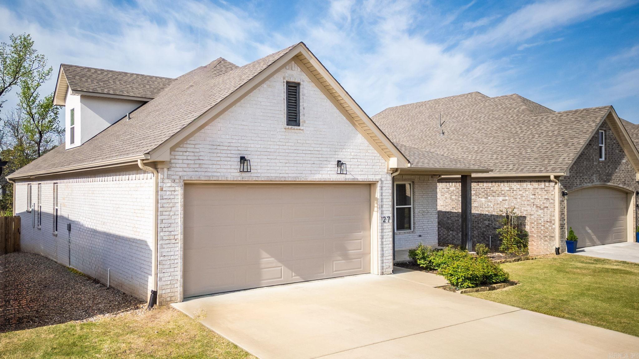 27 Saffron Circle