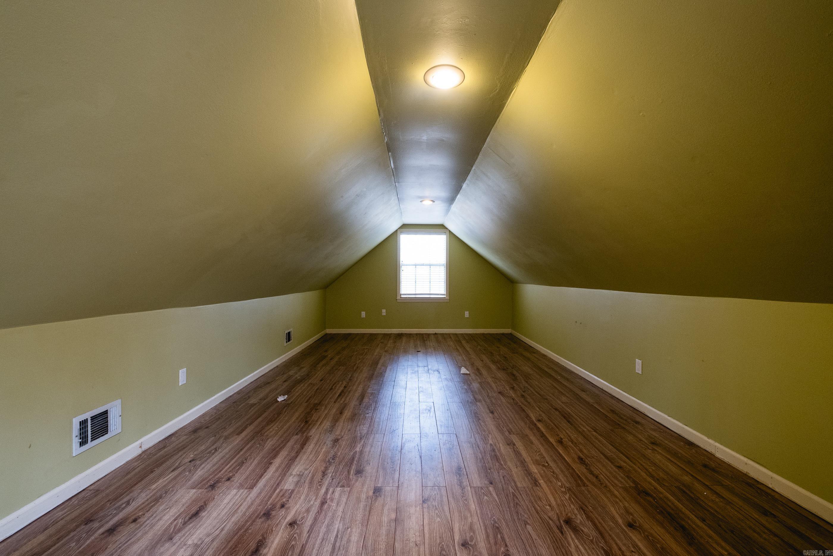 8 Fenchley Ct