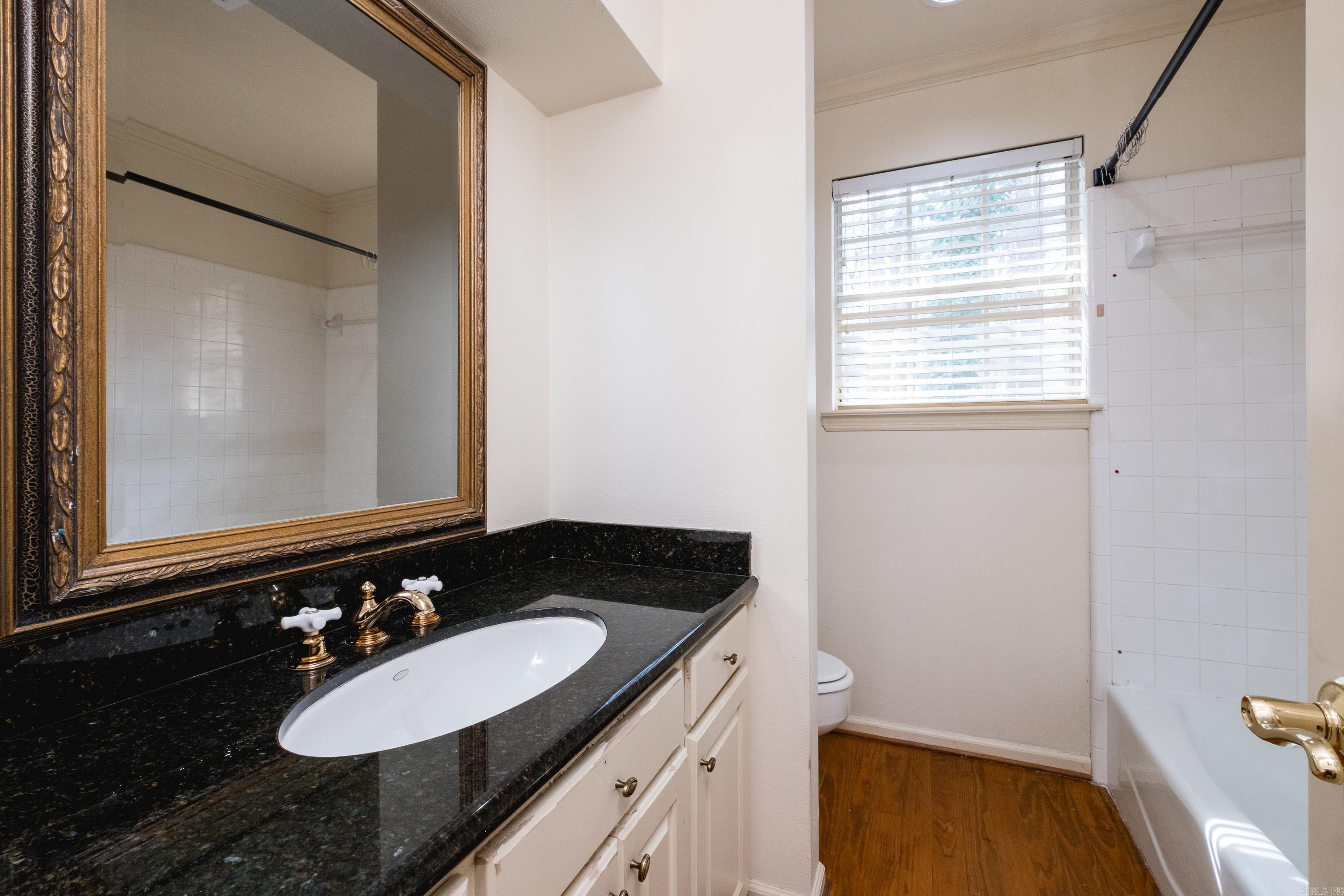 8 Fenchley Ct