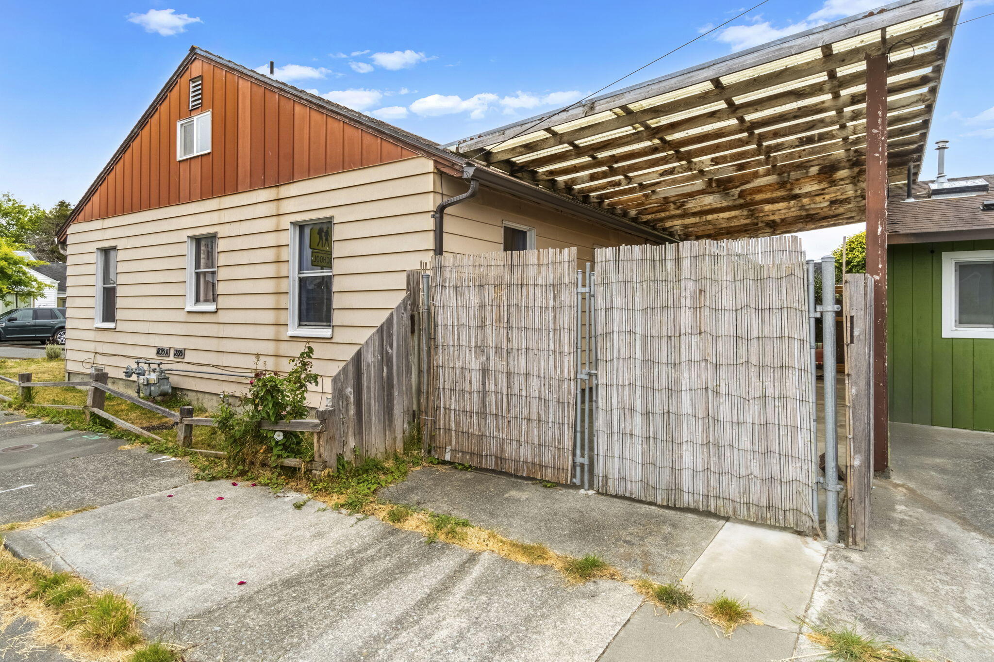 1895 Blakeslee Avenue