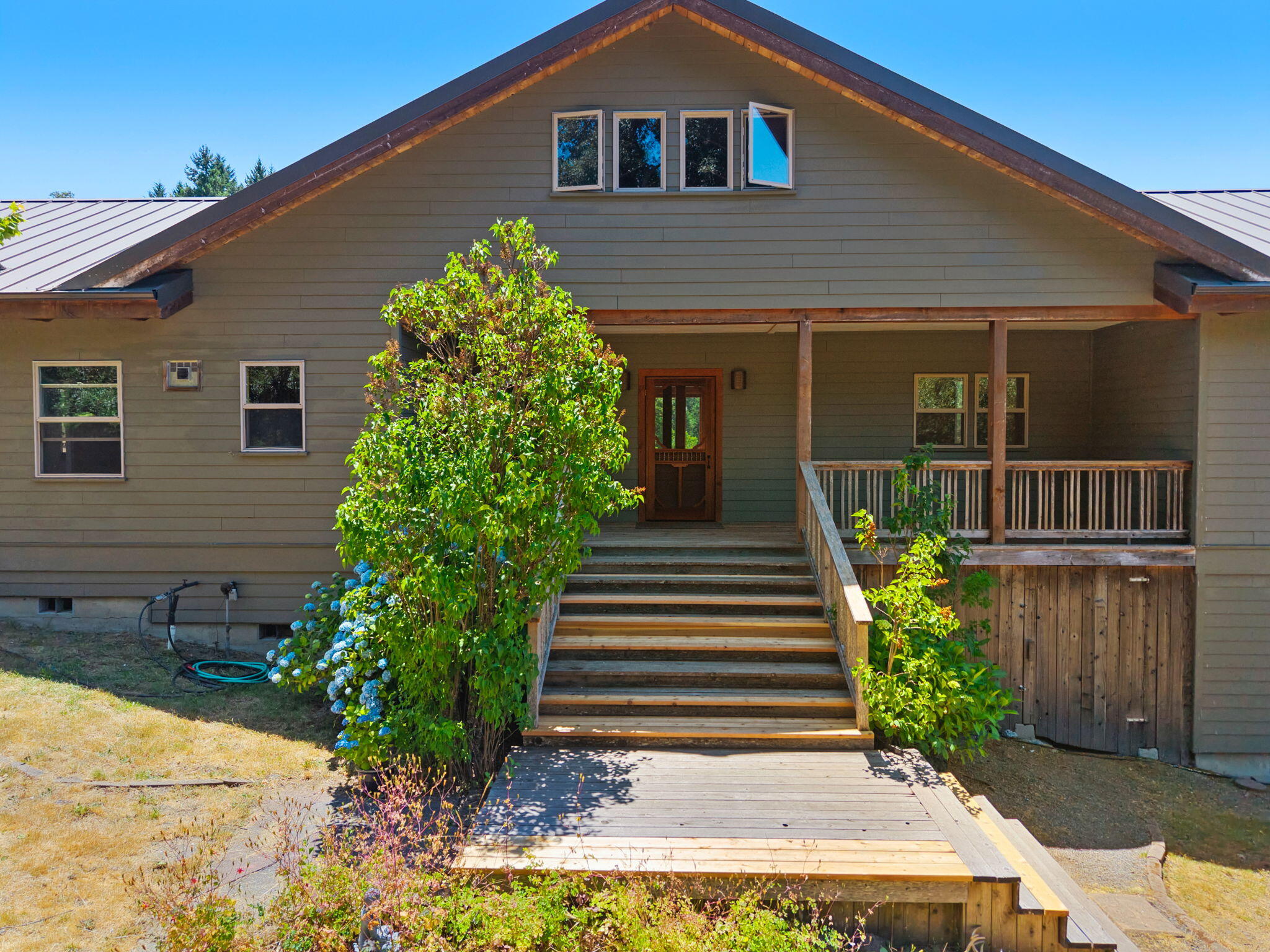8015 Kneeland Road