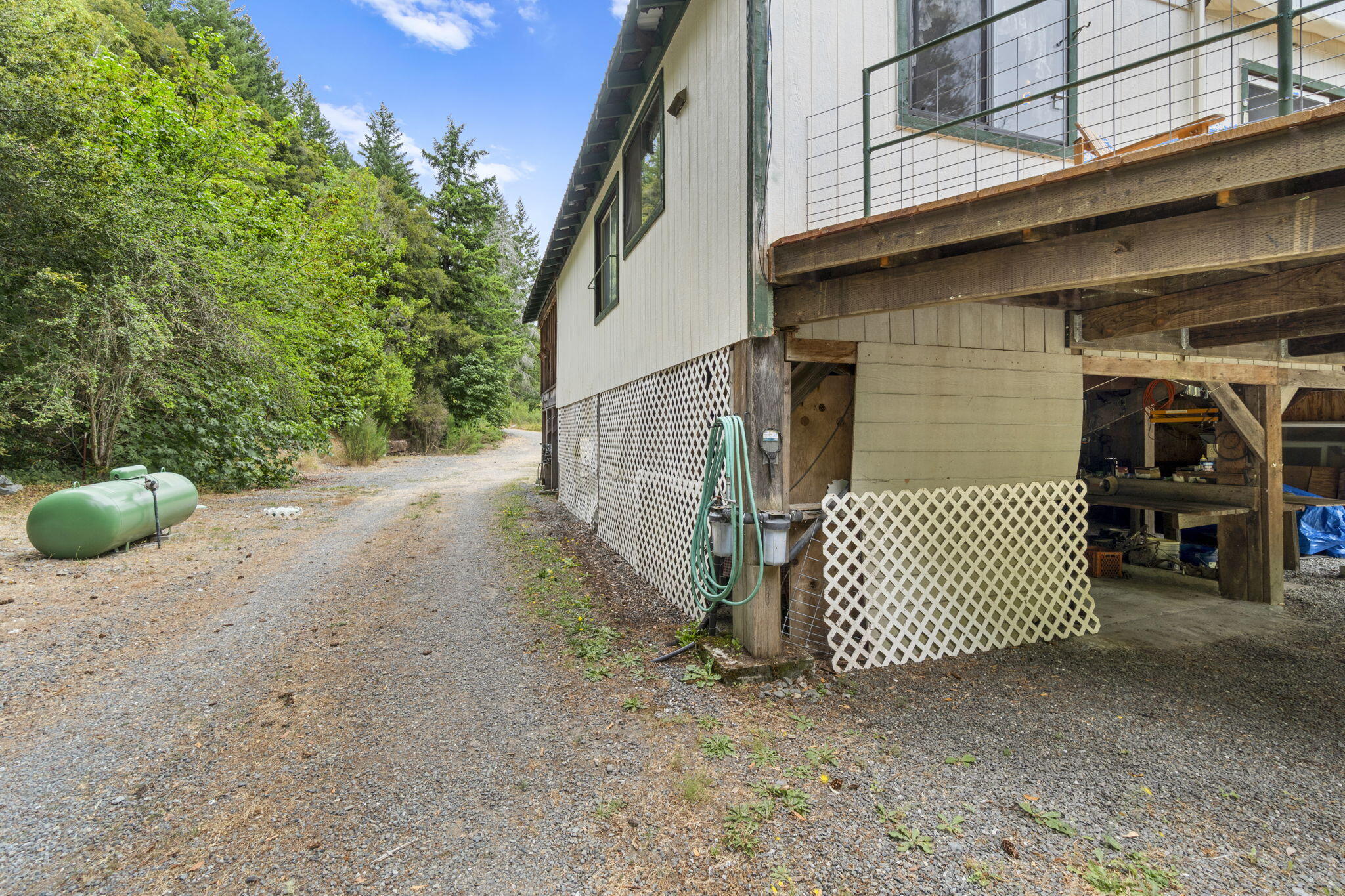 22280 Hwy 299 299