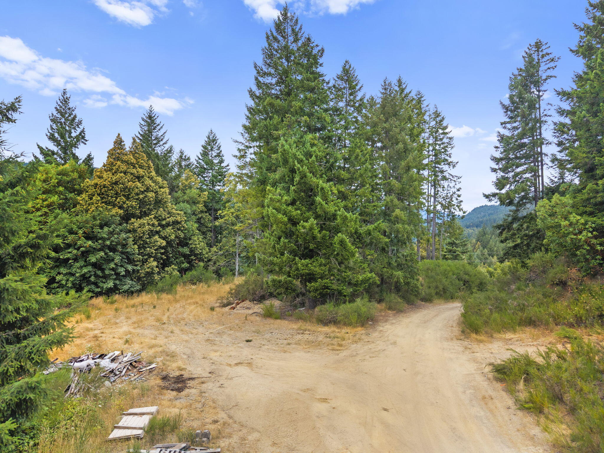22280 Hwy 299 299