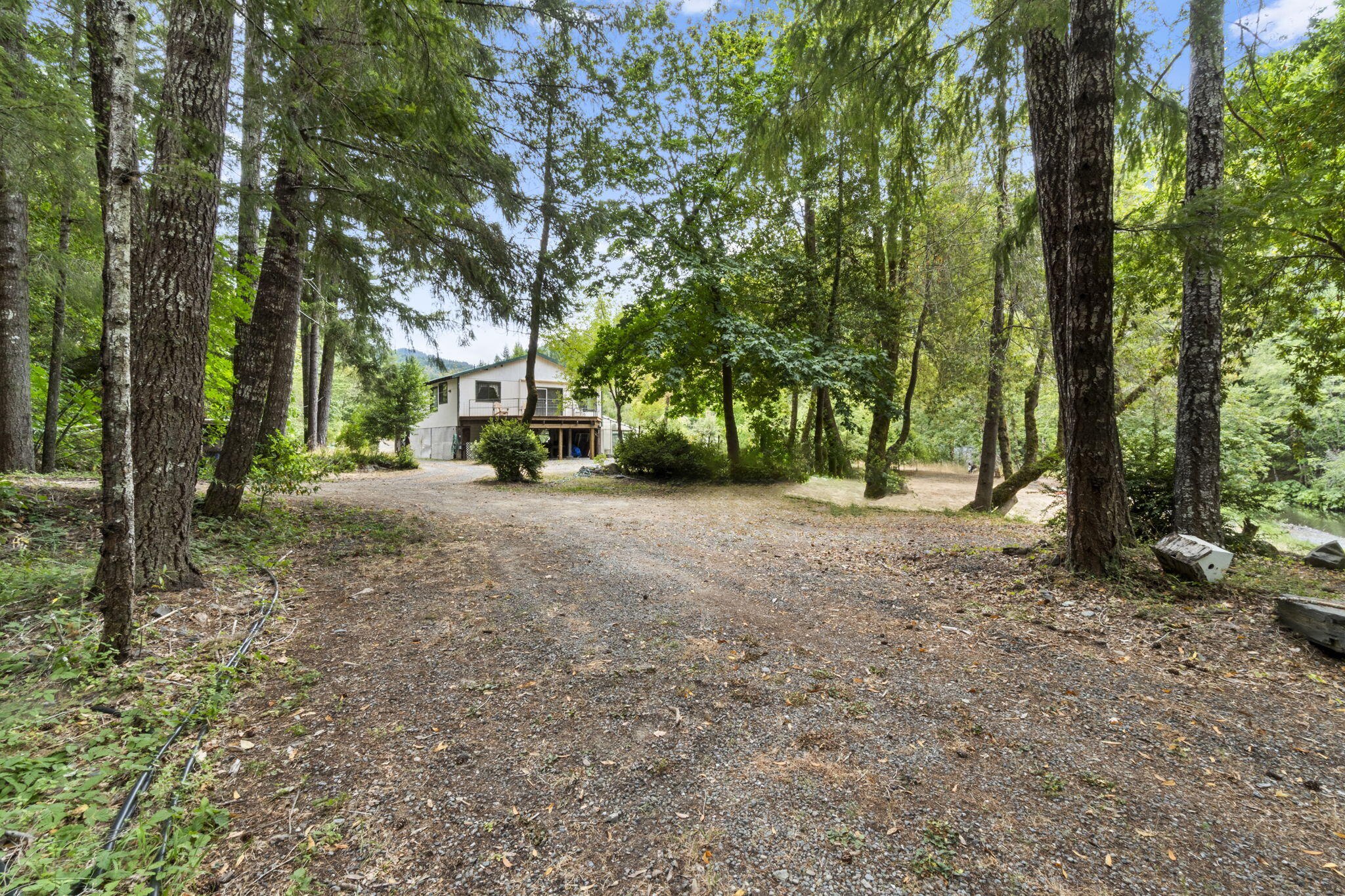 22280 Hwy 299 299