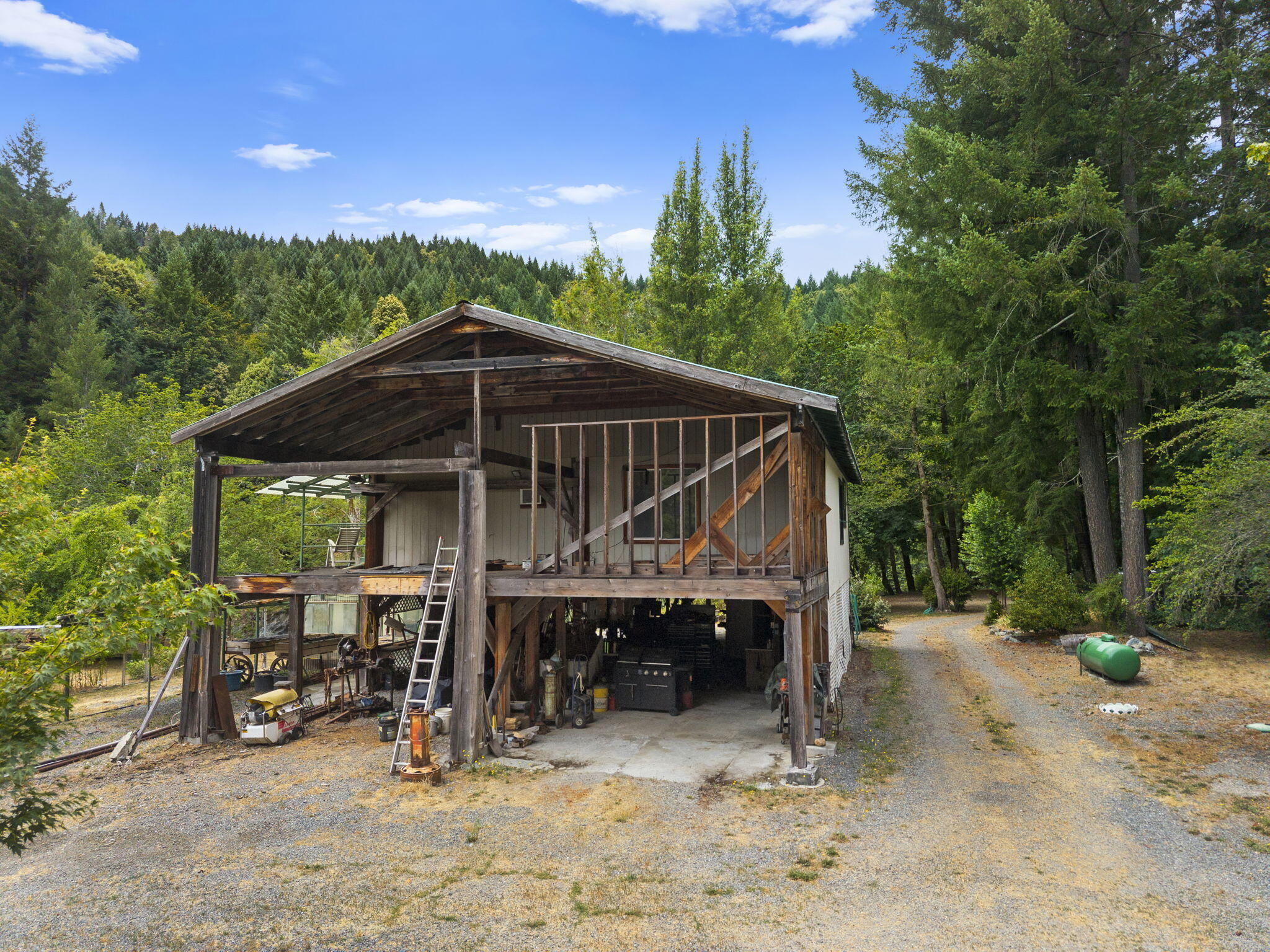 22280 Hwy 299 299