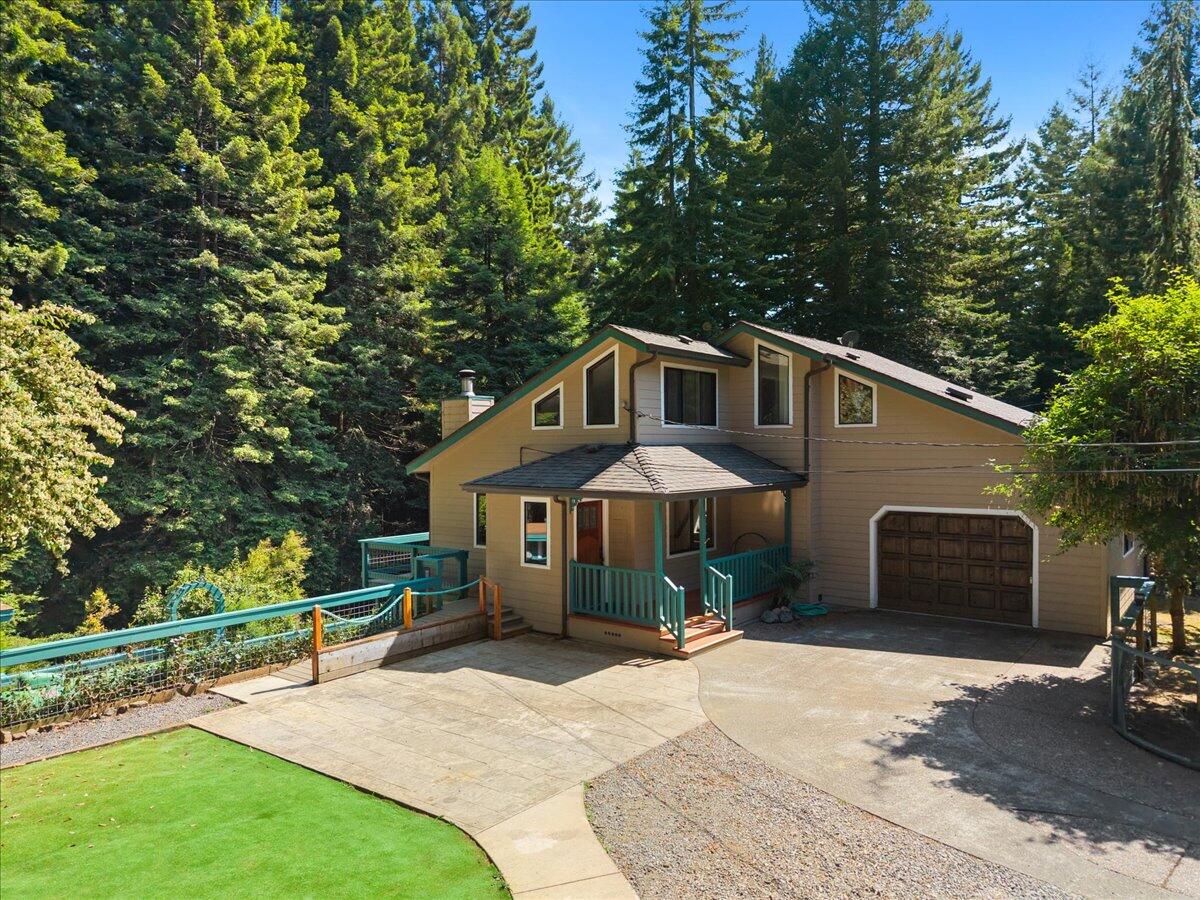 3253 Greenwood Heights Drive