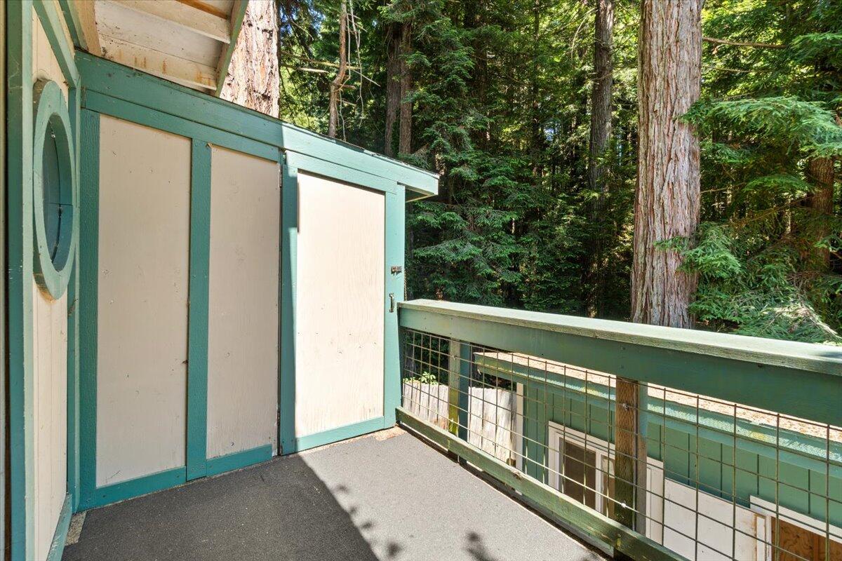 3253 Greenwood Heights Drive