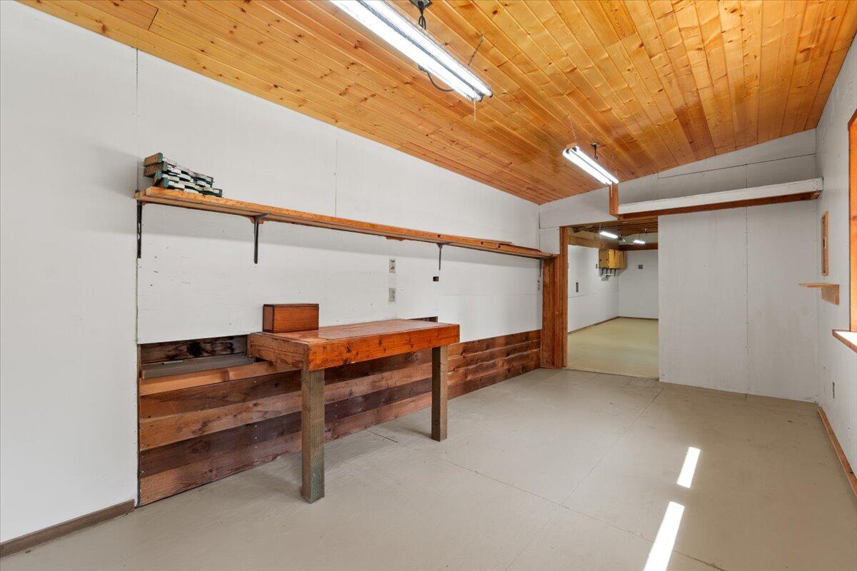 3253 Greenwood Heights Drive