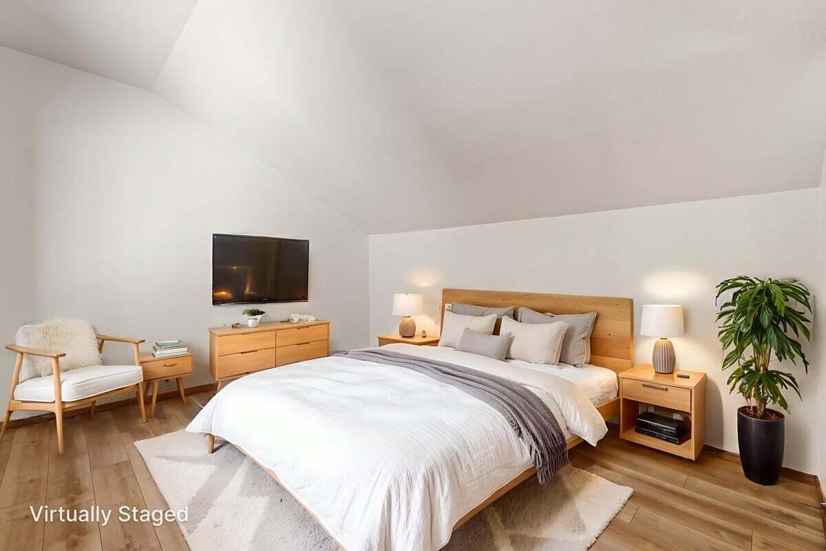 3253 Greenwood Heights Drive