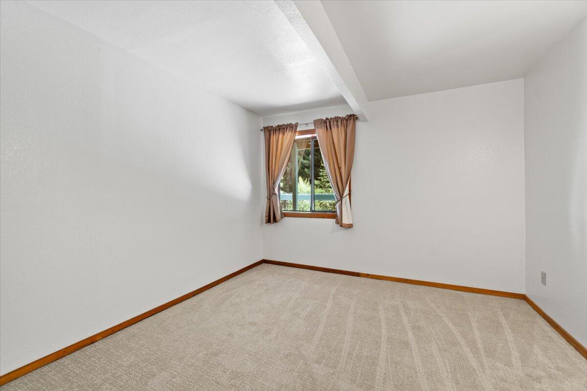 3253 Greenwood Heights Drive