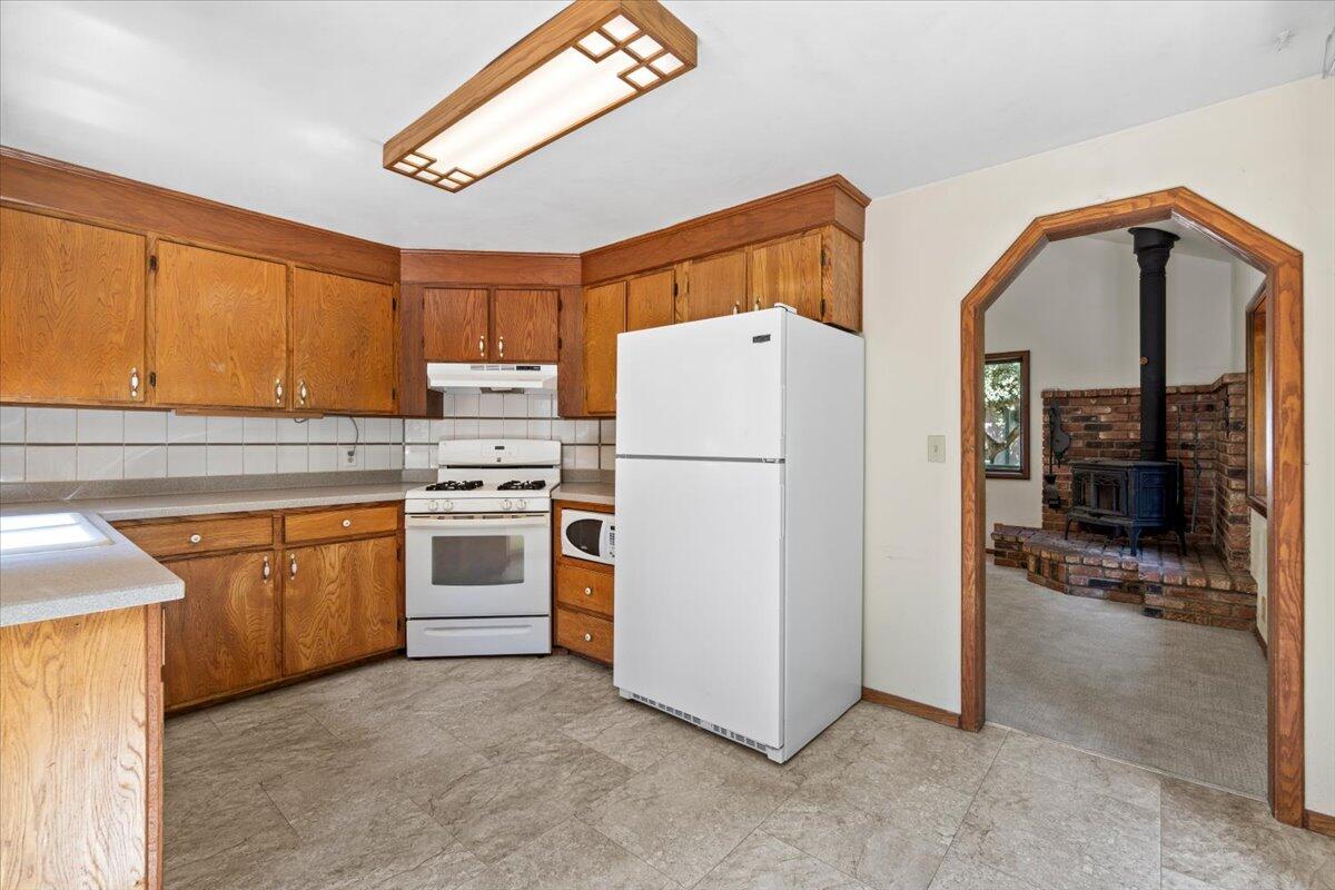 3253 Greenwood Heights Drive