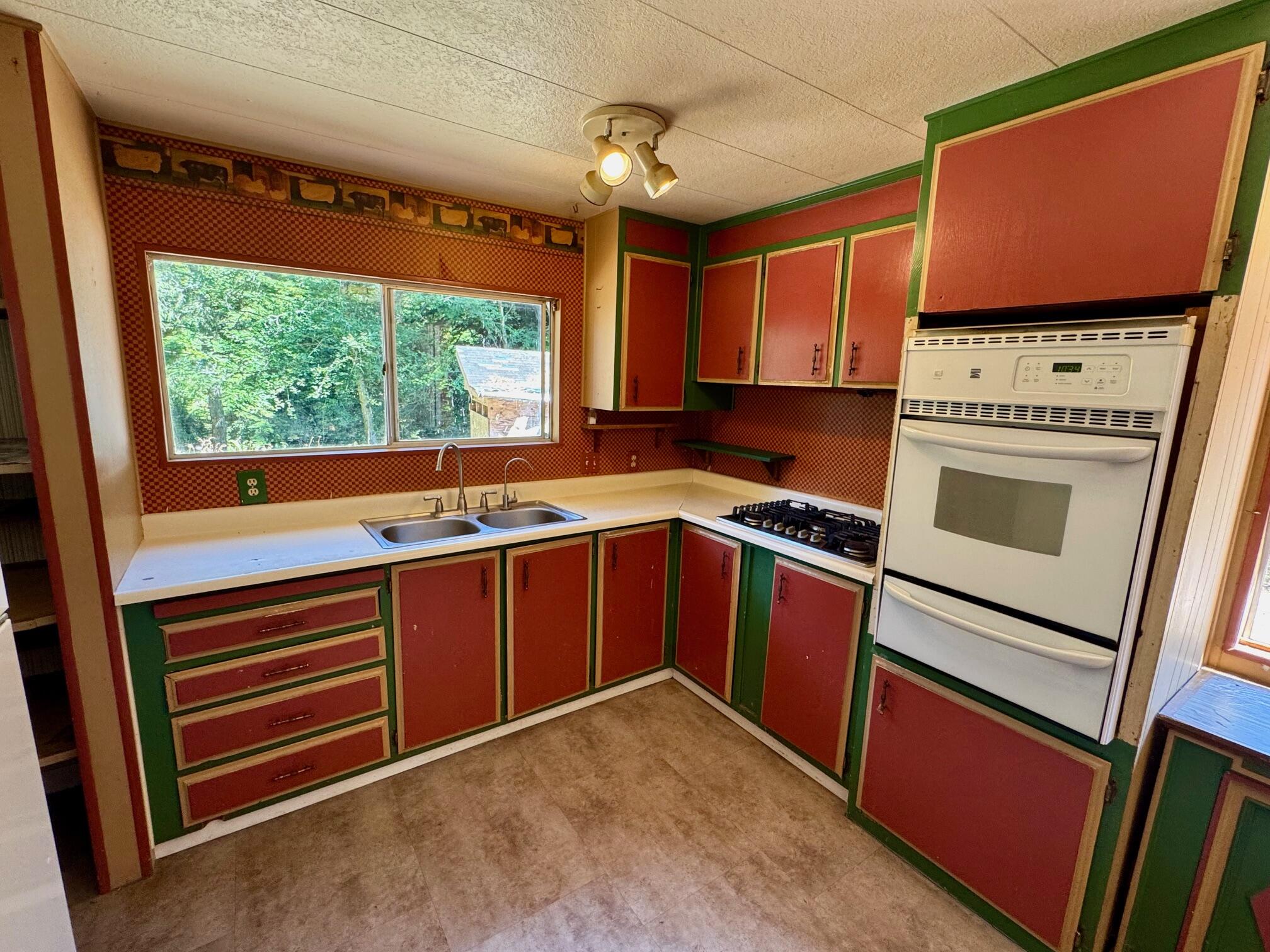 3639 Greenwood Heights Drive