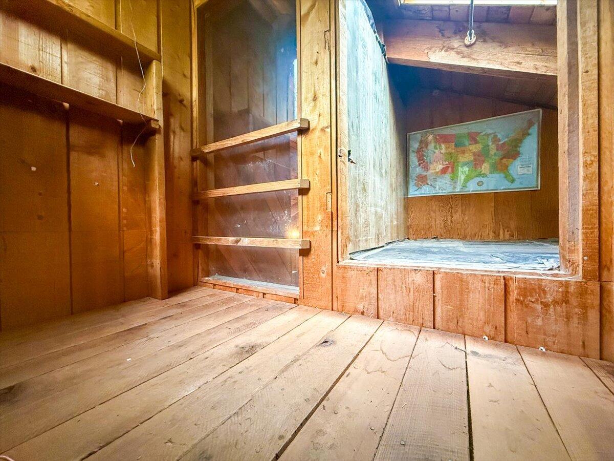 1140 Chambers Road, Petrolia