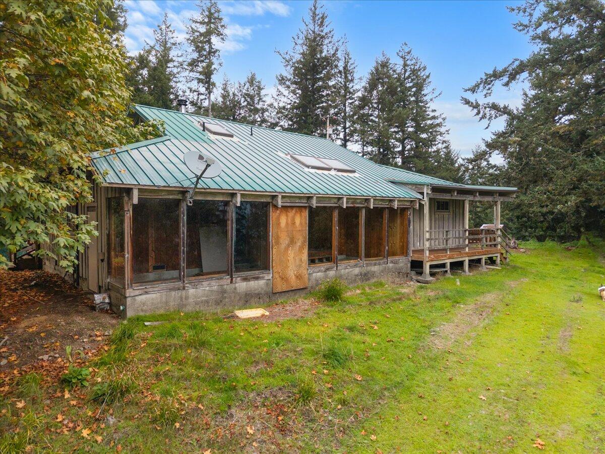 1140 Chambers Road, Petrolia