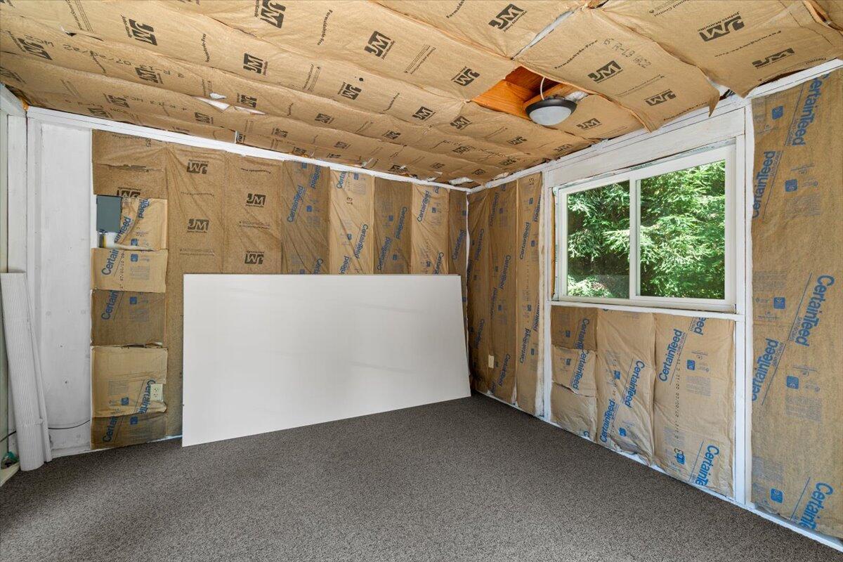 3253 Greenwood Heights Drive