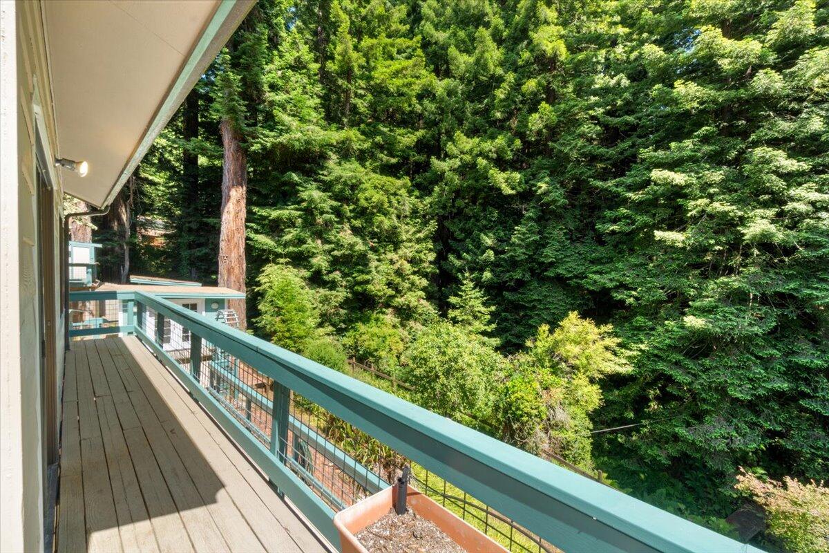 3253 Greenwood Heights Drive