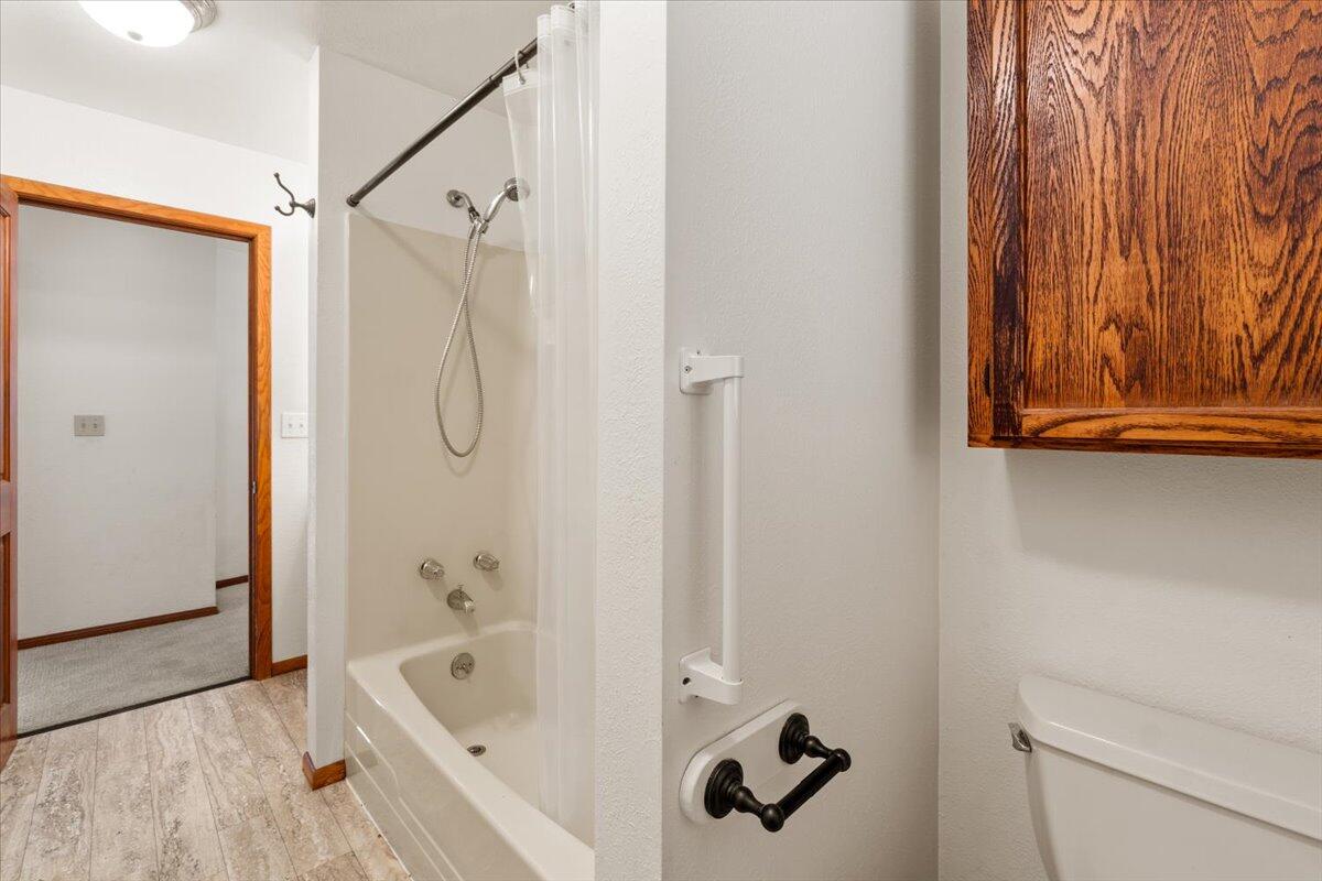 3253 Greenwood Heights Drive