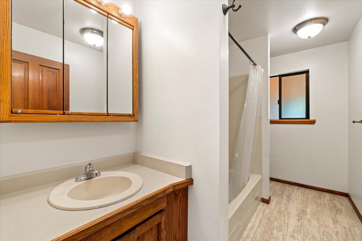 3253 Greenwood Heights Drive