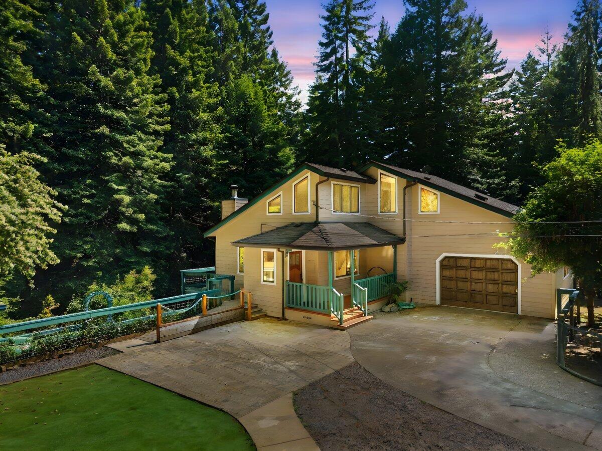 3253 Greenwood Heights Drive