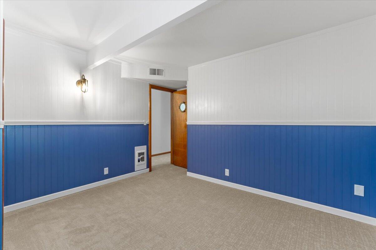 3253 Greenwood Heights Drive