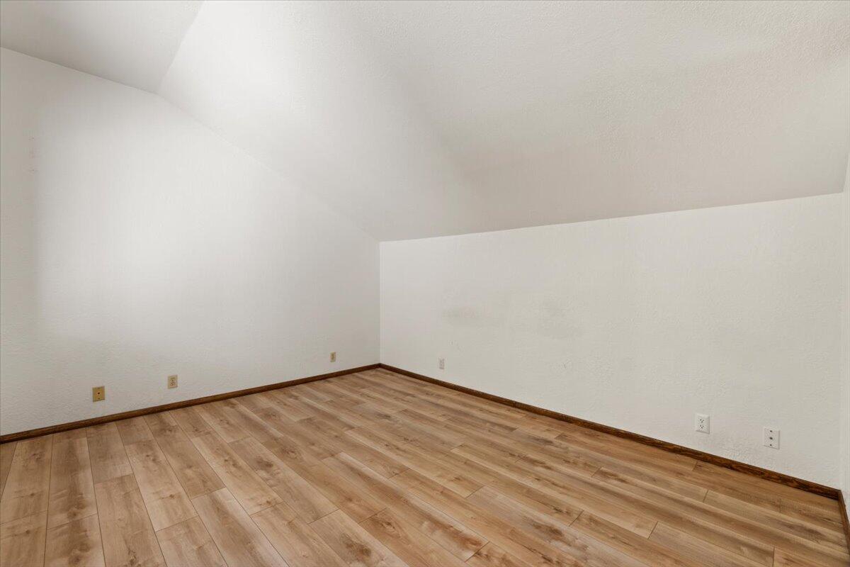 3253 Greenwood Heights Drive