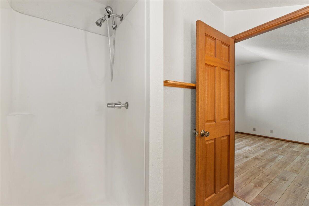 3253 Greenwood Heights Drive